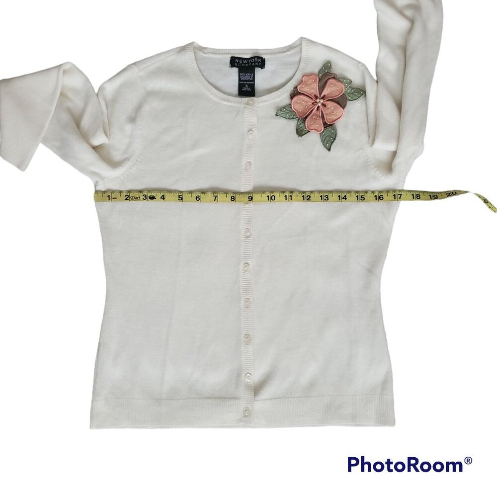New York & Company Button-Front Flower Applique Cardigan Sweater White Small - Picture 7 of 11